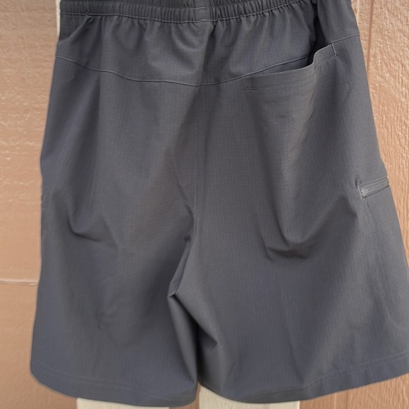 Adidas NWT Utility Shorts - Picture 5 of 6